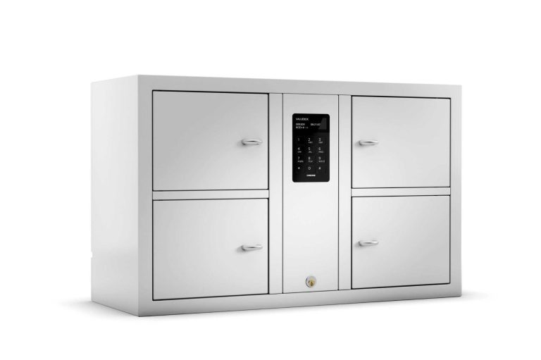 Moderner weißer Wertfachschrank mit vier Fächern und digitalem Steuerpanel.