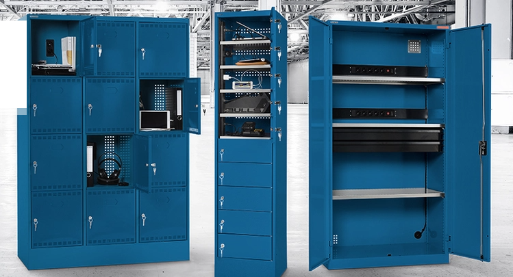 Blaues Schrank-System mit verschiedenen Schubladen und Fächern.